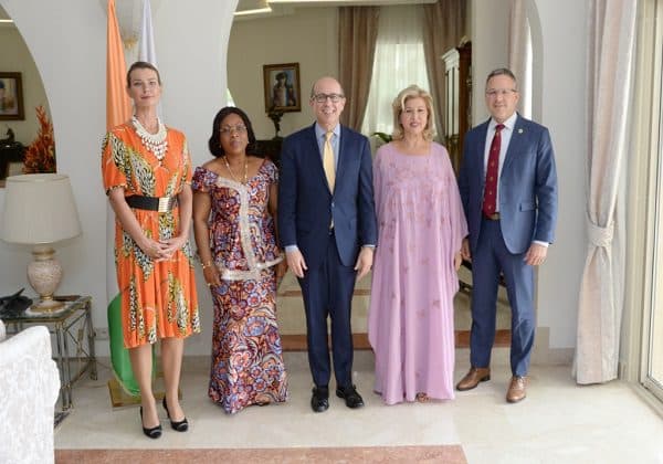 Lutte contre le Travail des Enfants : le leadership de Dominique Ouattara reconnu par Richard Scobey (pdt du WCF)