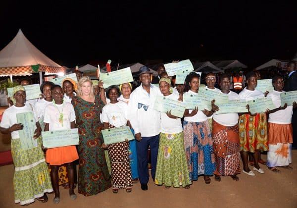 Côte d’Ivoire - Fafci: 1 milliard de Fcfa pour sortir les femmes du N’ZI de la pauvreté (Dominique Ouattara)