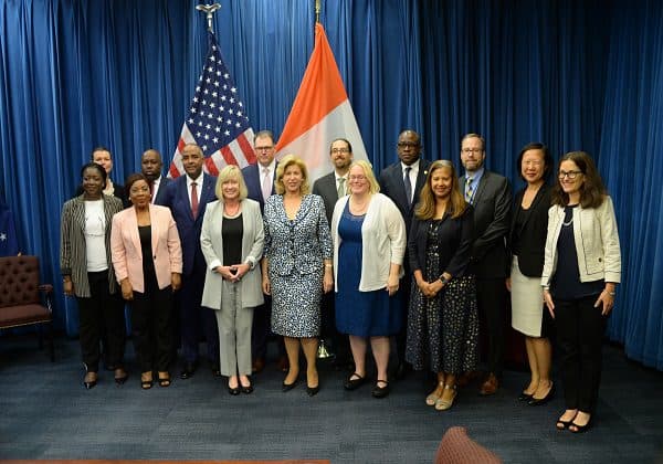 Travail des enfants dans le cacao: de retour de Washington, Dominique Ouattara plus que déterminée (Côte d’Ivoire)