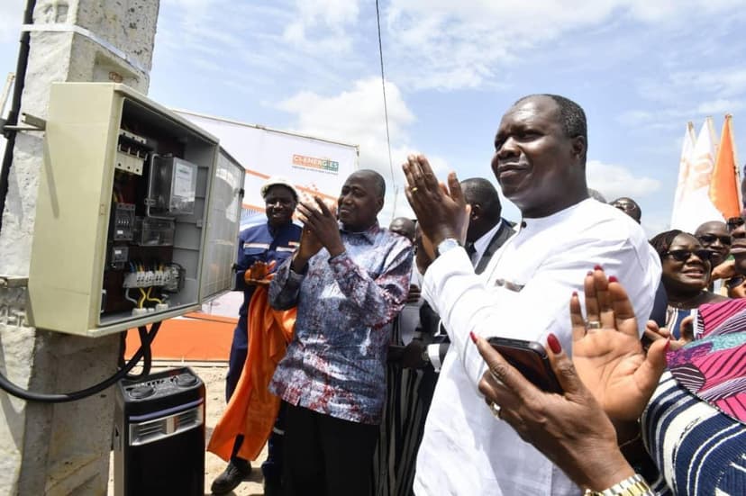 Électricité : le Premier Ministre Amadou Gon Coulibaly met sous tension le village de Guianpleu