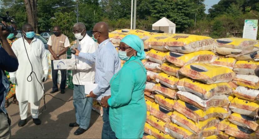 Covid 2019 : vivres et kits de protection remis aux populations de Bouaké (Côte d’Ivoire)