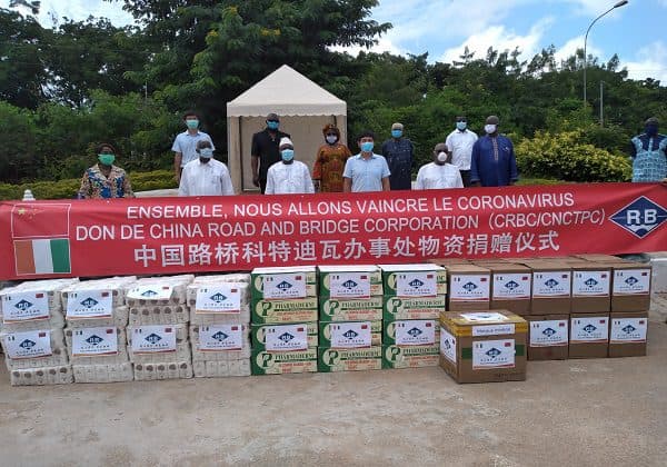 Bouaké-Covid19 : une entreprise chinoise offre des kits sanitaires aux populations (Côte d’Ivoire)