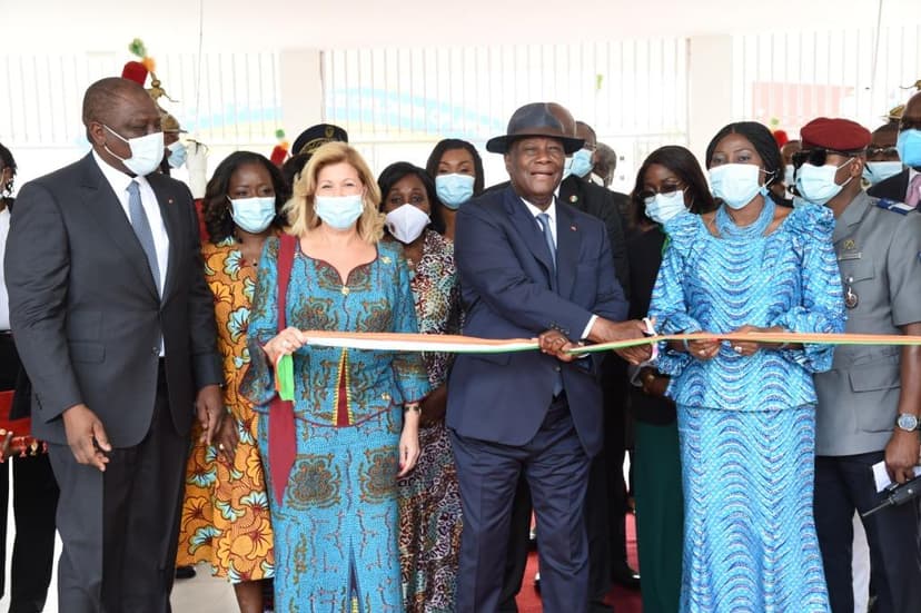 Côte d’Ivoire : Je voulais montrer qu’il était possible de donner à nos enfants d’Abobo un groupe scolaire d’excellence de standing international (Dominique Ouattara, inauguration)