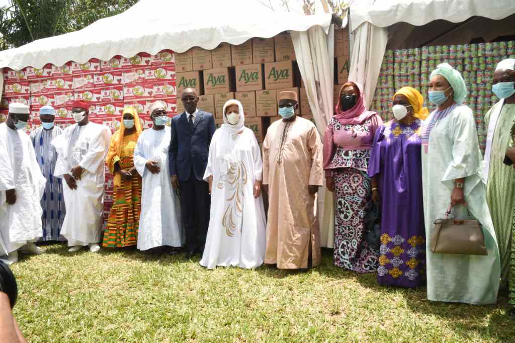 Côte d'Ivoire-Ramadan : Mme Dominique Ouattara fait des dons d’une valeur de 130 millions de fcfa à la communauté musulmane