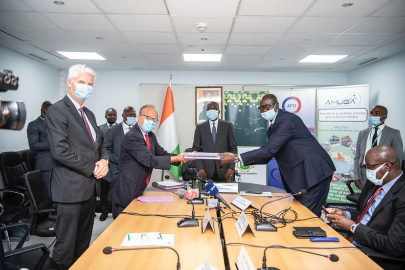Mobilité dans le Grand Abidjan: Amadou Koné signe un accord de 853 millions de FCFA avec la France