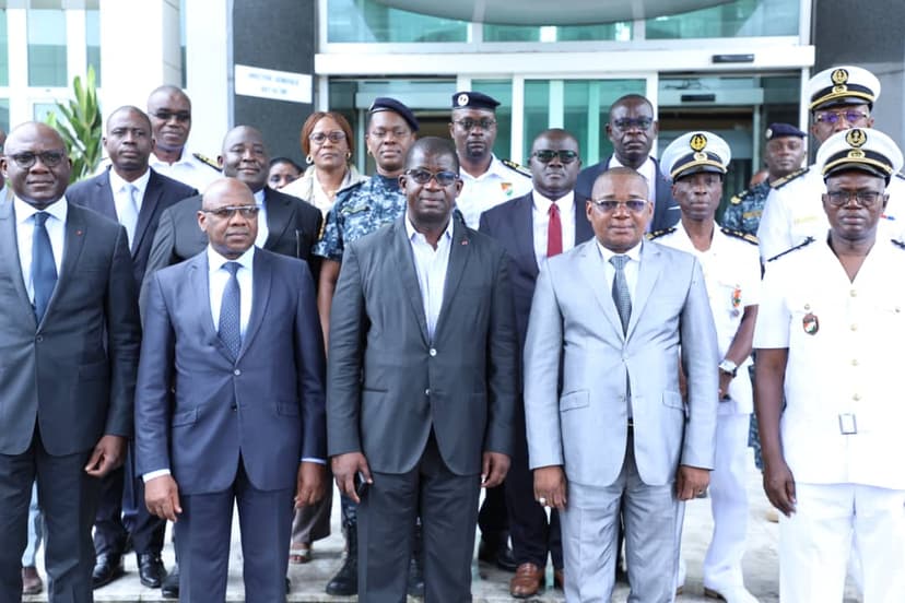 Affaires maritimes : Serey Doh Célestin a visité l’arrondissement maritime d'Abidjan, le centre de santé de Vridi, l’ISPS, le port de pêche et la base maritime de Treichville