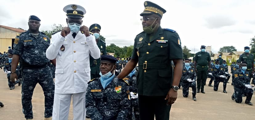 Bouaké : 427 élèves officiers et sous-officiers de la police maritime reçoivent leurs épaulettes
