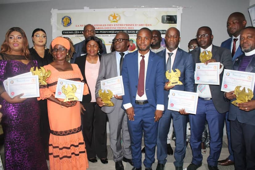 Nuit des étoiles des entreprises à Abidjan: Le président angolais distingué pour la lutte anti-corruption en Afrique