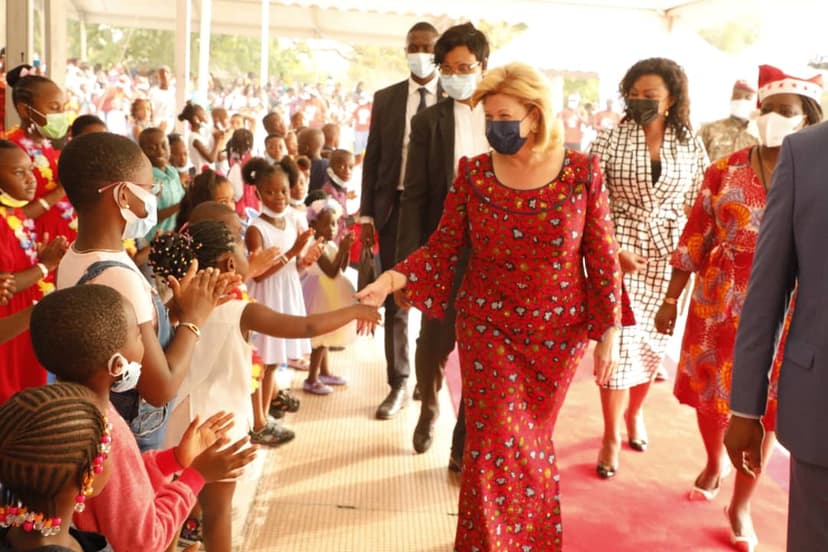 Arbre de Noël 2021 : 15 000 enfants gâtés par Dominique Ouattara (Côte d’Ivoire)