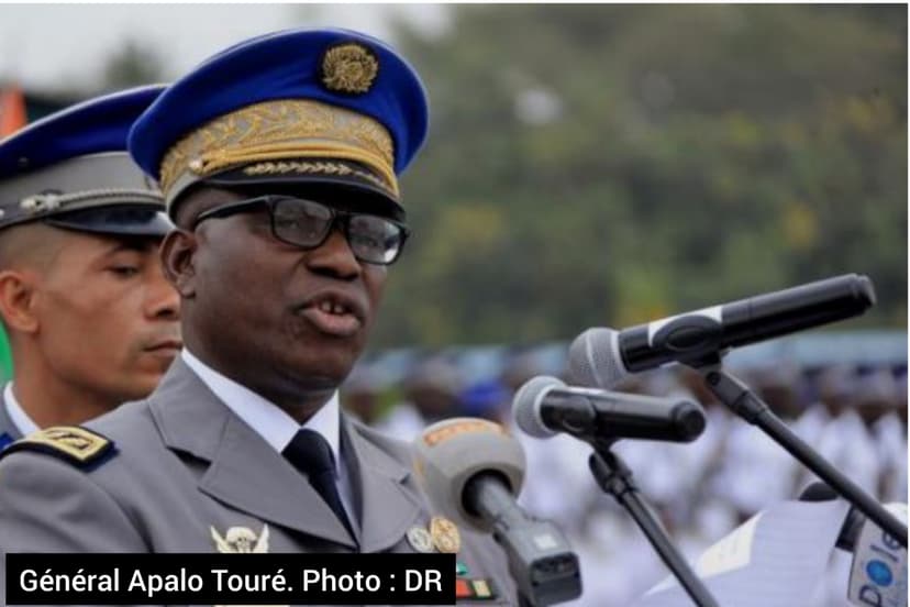 Général Alexandre Apalo Touré à des étudiants : "Vous devez (..) demeurer au service de la paix"