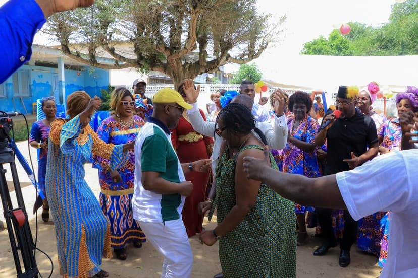 Fête des mères à Cocody : Eric Taba entre générosité, compassion et reconnaissance (Côte d’Ivoire)