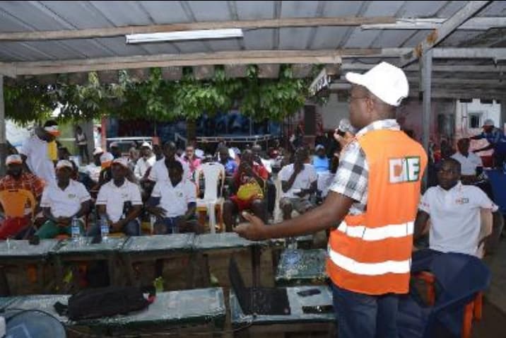 Risques électriques en Côte d'Ivoire : La CIE sensibilise les acteurs du secteur privé à Korhogo et San Pedro