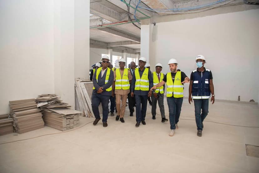 San Pedro : le ministre Amadou Koné met la pression sur les entreprises pour l’achèvement des travaux de l’aéroport