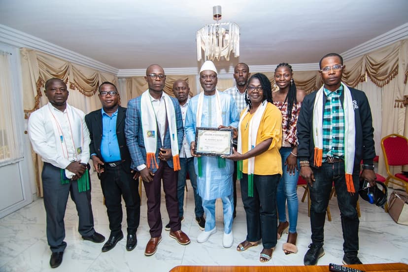 10e anniversaire et nuit du mérite sportif - CJSRPCI : une délégation des journalistes sportifs des radios privées chez Amadou Koné (Bouaké-Côte d’Ivoire)