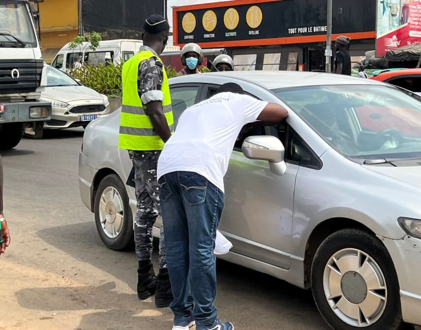 Sensibilisation au civisme sur les routes : le corps à corps payant du ministre Amadou Koné