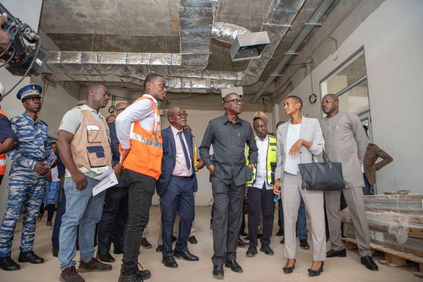San Pedro : Amadou Koné visite les travaux des installations aéroportuaires