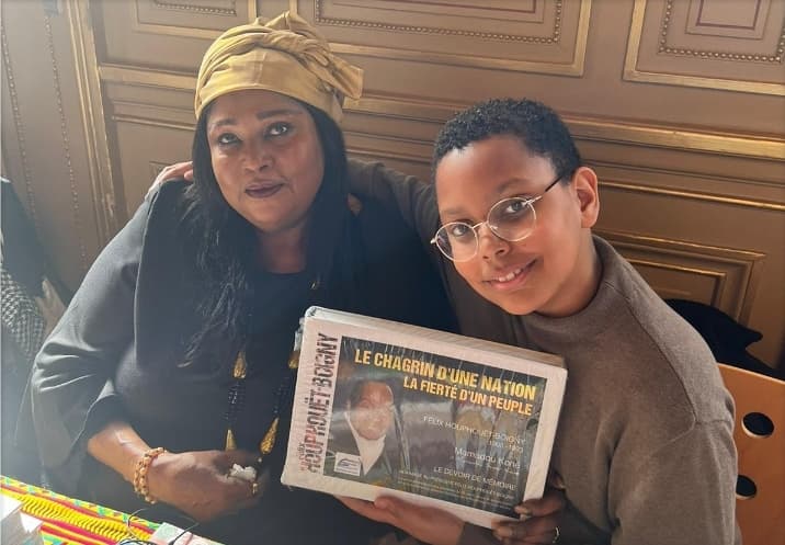 Salon du livre africain de Paris : Fatoumata Koné dédicace “Félix Houphouët-Boigny : le chagrin d'une nation, la fierté d'un peuple”