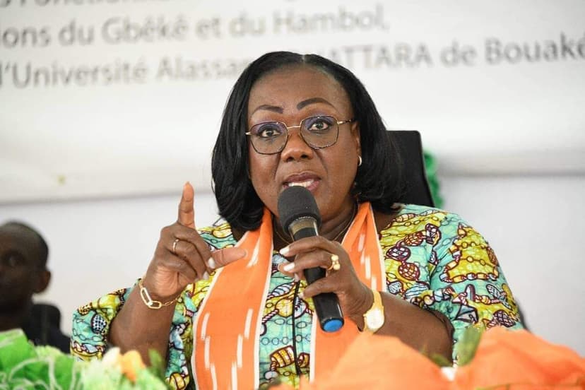 En visite de travail à Bouaké, la ministre Anne Désirée Ouloto invite les fonctionnaires de la vallée de Bandama à être des agents irréprochables et à donner le meilleur d’eux-mêmes