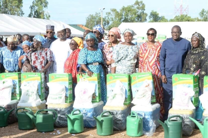 Fête décalée des mères à Korhogo : Madame Dominique Ouattara comble les mamans de la capitale du Poro