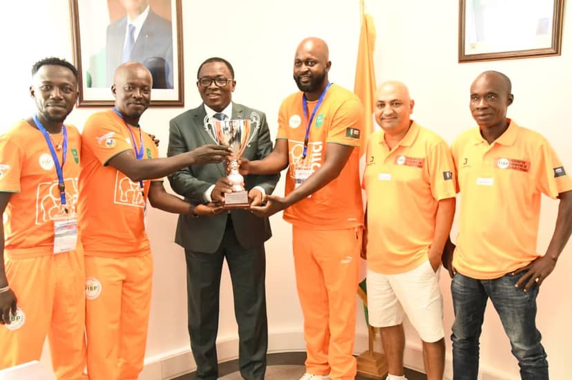 Pétanque : Le ministre Danho Paulin rend les honneurs aux Éléphants boulistes