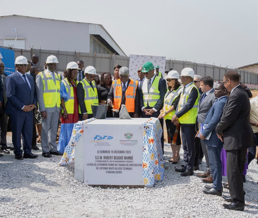 Côte d'Ivoire : pose de la première pierre de l'internat du lycée technique d'Abidjan