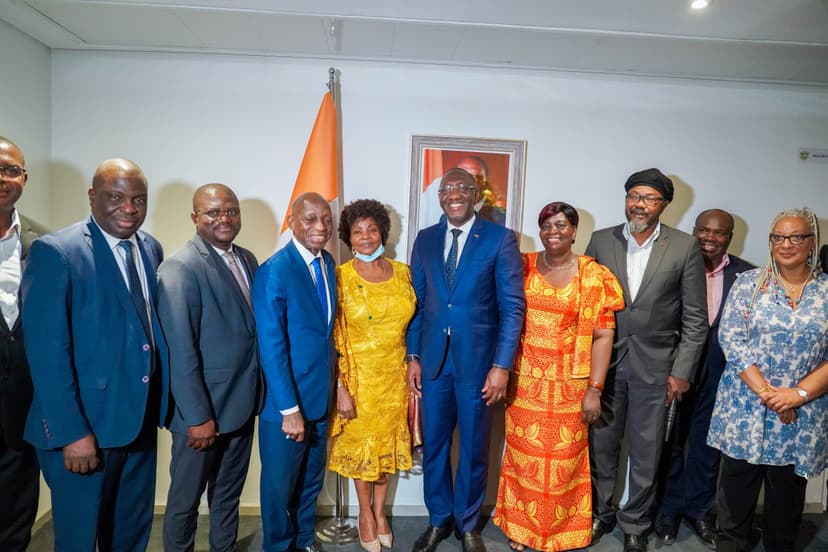 Ajustement du tarif de l'électricité : Souleymane Diarrassouba rencontre le secteur privé et les associations de consommateurs