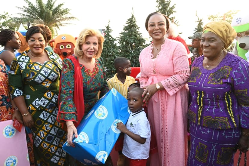 L’édition 2023 de l’arbre de Noël: Dominique Ouattara offre des cadeaux à 15000 enfants âgés de 3 à 9 ans (Fondation Children Of Africa)