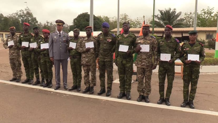 Coopération Militaire Faci-Forces Armées Royales du Maroc : 350 parachutistes reçoivent leur parchemin de fin de stage
