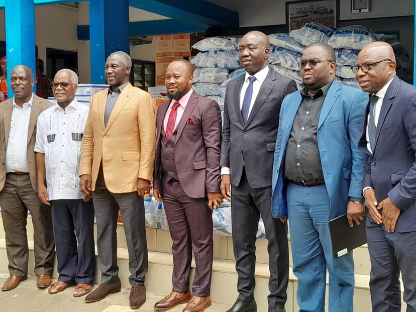 Carême chrétien : Adama Bictogo offre 5 tonnes de riz et 3 millions FCFA aux évangéliques de Yopougon