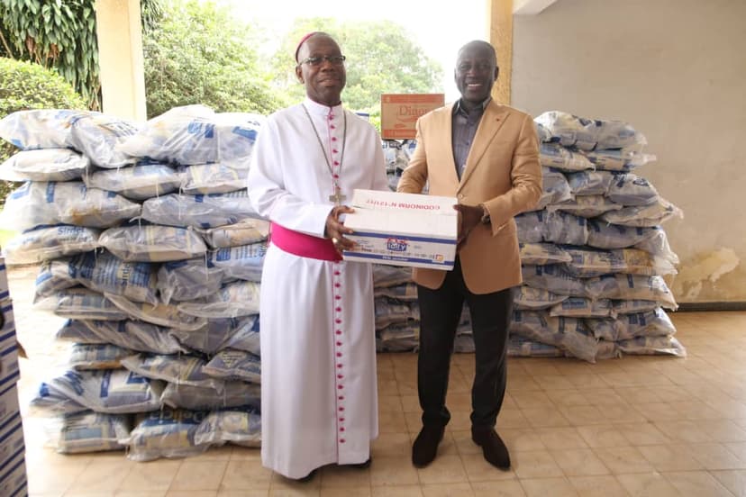Carême chrétien : Adama Bictogo fait un important don aux catholiques de Yopougon