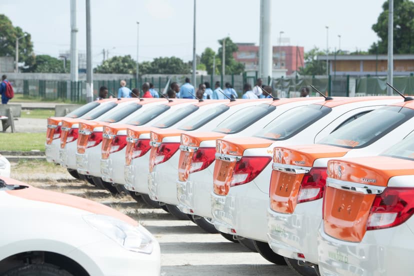 Côte d'Ivoire : le gouvernement offre 500 taxis aux jeunes de plusieurs villes