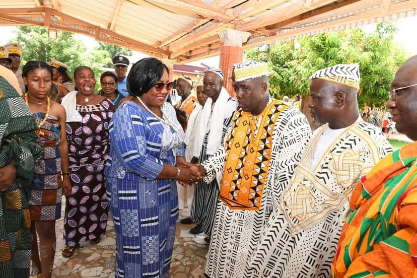 Côte d’Ivoire : Dans le Gbomi (Tiébissou) pour le Paquinou 2024, Anne Désirée Ouloto met un fonds à la disposition des jeunes filles déscolarisées