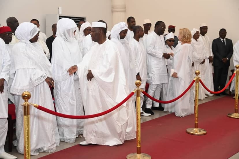 Deuil : Le couple présidentiel aux côtés de la famille de feu Madame Bintou Bamba Vamoussa