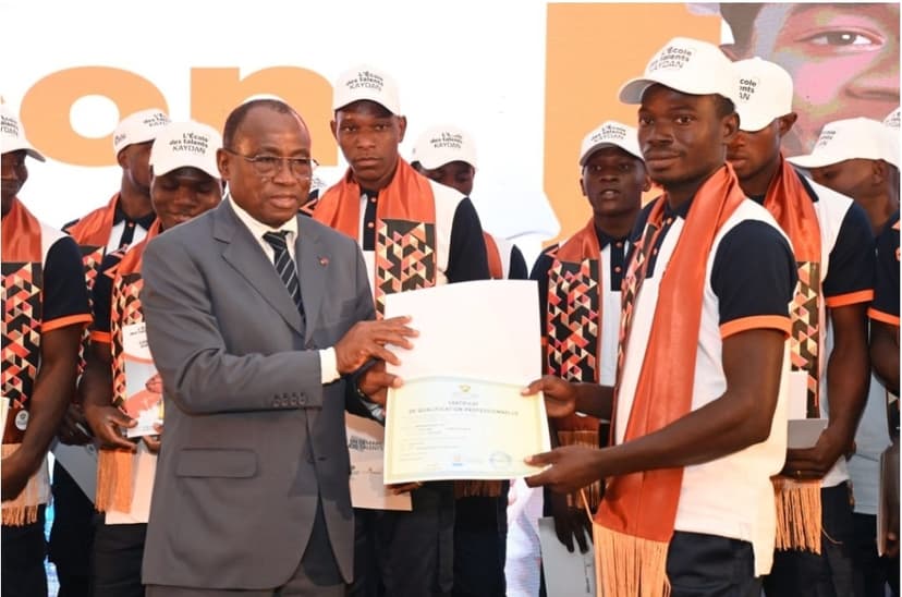 École de la 2è chance en Côte d'Ivoire : recrutement de 230 jeunes pour des formations en BTP et télécom