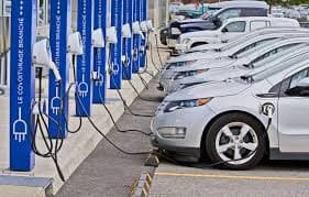 Transition bas carbone en Côte d’Ivoire : un atelier sur la mobilité électrique à Abidjan