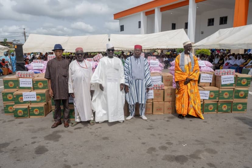 Ramadan à Yopougon : Adama BICTOGO offre des vivres et 3 millions de Fcfa à quatre communautés