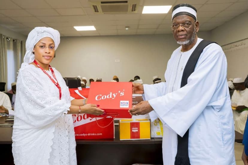 Ramadan 2025 : Un don de vivres et de boissons au Cosim