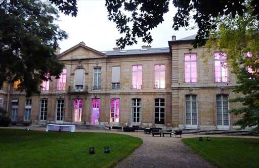 Bernard Arnault va-t-il acquérir l’hôtel Pozzo di Borgo, propriété du Gabon ?Kontinental Conseil Ingénierie observe ….