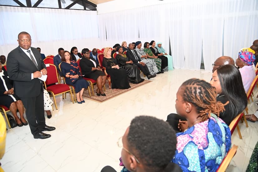 La Première Dame Dominique Ouattara aux côtés de la famille Coulibaly dans la douleur