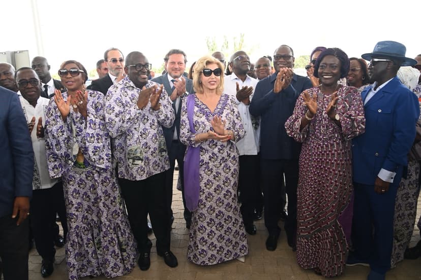 À Sinématiali, Dominique Ouattara inaugure un Lycée d’Excellence et célèbre les mères : un double hommage à l’éducation et aux femmes