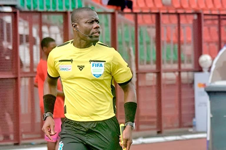 Football-Coupe de la Confédération 2025 : un arbitre ivoirien pour la finale retour entre Simba SC et RS Berkane