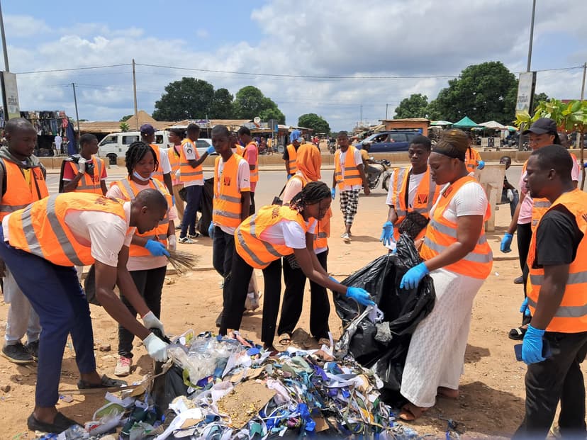 Salubrité : Bouaké poursuit son grand ménage avec le maire Amadou Koné en tête de file