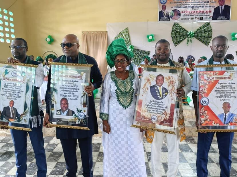 Agboville : Alafé Wakili et Koulibali Nambé célèbrent les membres de la Fédération des étoiles brillantes