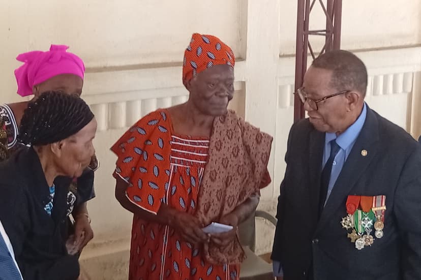 Seconde Guerre mondiale : Ouattara apporte un appui financier aux veuves de 65 ex-anciens combattants