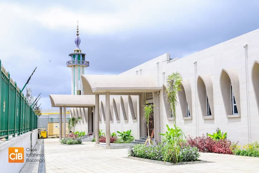 Réhabilitation de la mosquée Salam d'Adjamé par Cissé Bacongo : Tiémoko Meyliet Koné salue un acte de foi et de responsabilité