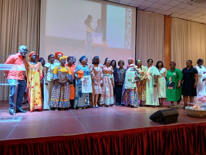 Hommage aux femmes de la salubrité : Françoise Remarck salue le leadership du Président Alassane Ouattara