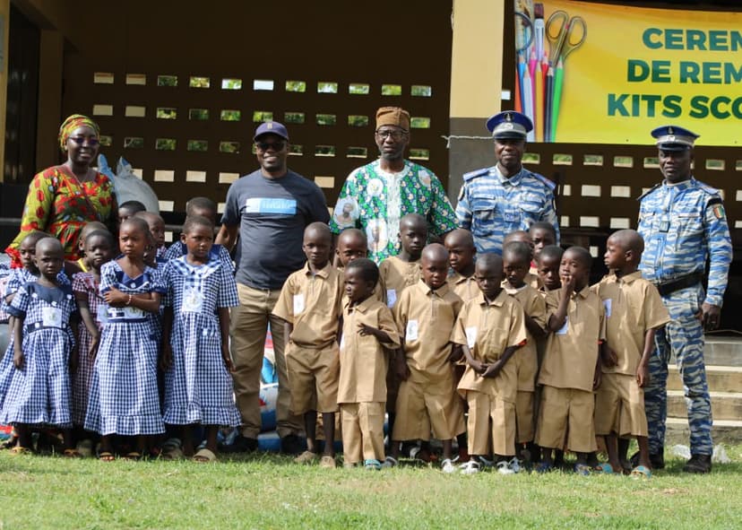 Rentrée scolaire 2025-2026 : La Fondation Tchépé offre 1 650 kits et tenues scolaires aux écoliers de Ponvogo