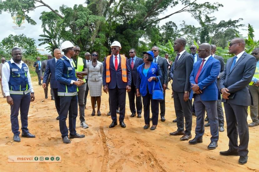 Côte d’Ivoire : Silas Metch inspecte les travaux de la future piscine olympique d’Abobo