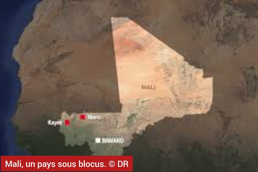 Mali: un pays sous blocus, entre villages abandonnés et capitale préservée