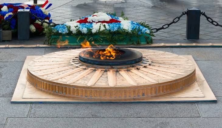 Chronique du lundi - 11 novembre 1918 : fin de la première guerre mondiale, 8 mai 1945 : fin de la seconde guerre mondiale. Des dates qui glorifient l’occident, mais oublient l’Afrique